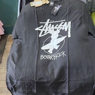 Stussy ✕ Be@RBRICK コラボTシャツ