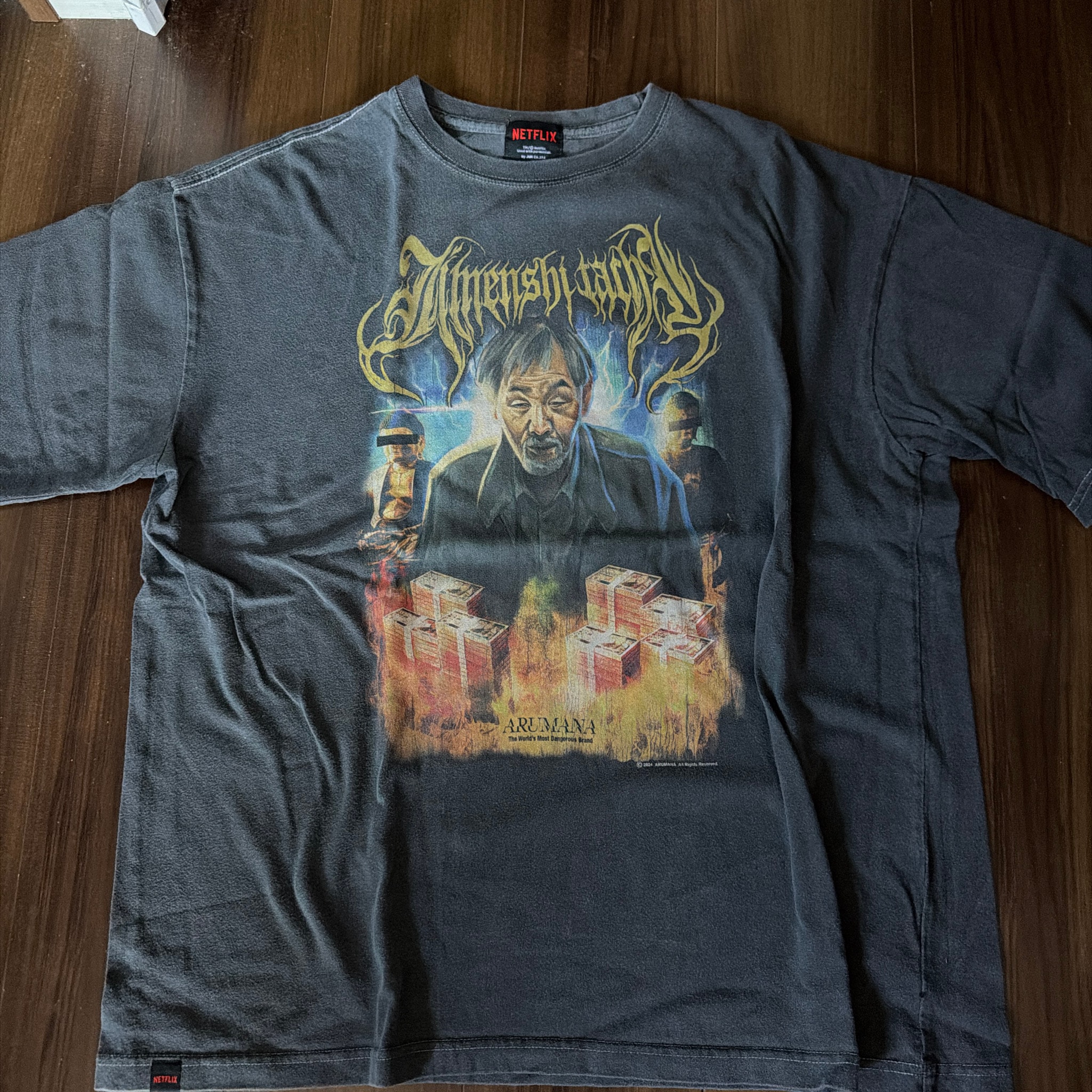 NETFLIX Tokyo Swindlers Original Graphic SS T-Shirt Impersonator Sasaki San "Sumikuro"