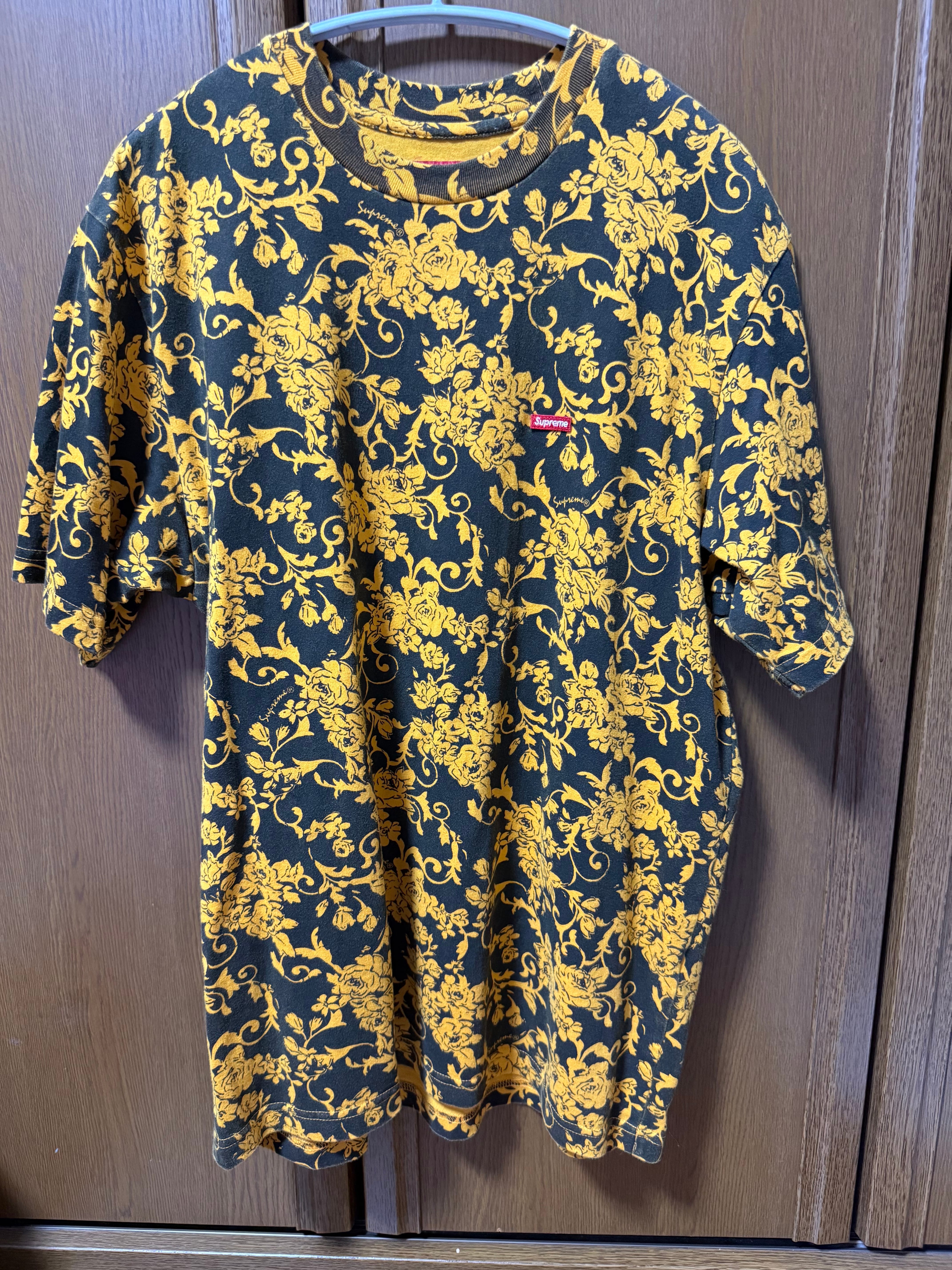 Supreme Small Box Tee 1 "Black Floral"(20SS)