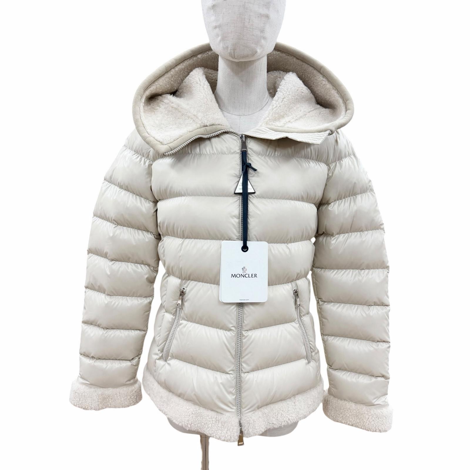 未使用品 モンクレール ダウンジャケット 1 H20931A00102