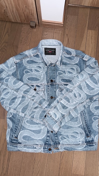 Supreme x HYSTERIC GLAMOUR Snake Denim Trucker Jacket "Blue"