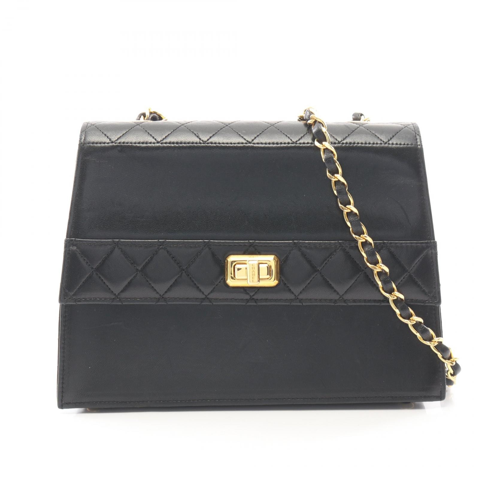 シャネル CHANEL マトラッセ ショルダーバッグ バッグ レザー レディース ブラック系 【中古】