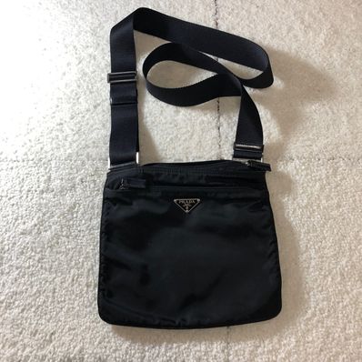 ナイロン サコッシュ 黒ショルダーバッグ