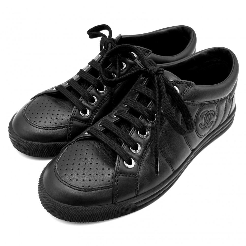 CHANEL シャネル 靴 ココマーク スニーカー ローカット ロゴ ココ 35サイズ 約22cm レザー    ブラック 黒 シルバー金具 レディース【中古品】