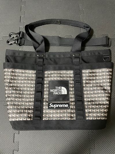 Supreme x The North Face Studded Explore Utility Tote. 17L. "Black" NM82125I