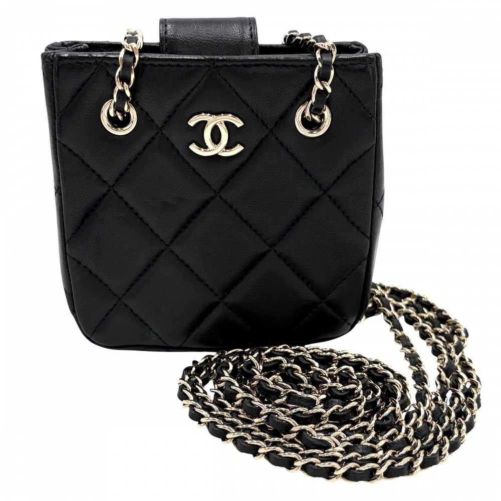 CHANEL シャネル ショルダーバッグ ミニポシェット ココマーク 斜め掛け マトラッセ レザー ブラック 黒 ゴールド金具 レディース【中古品】