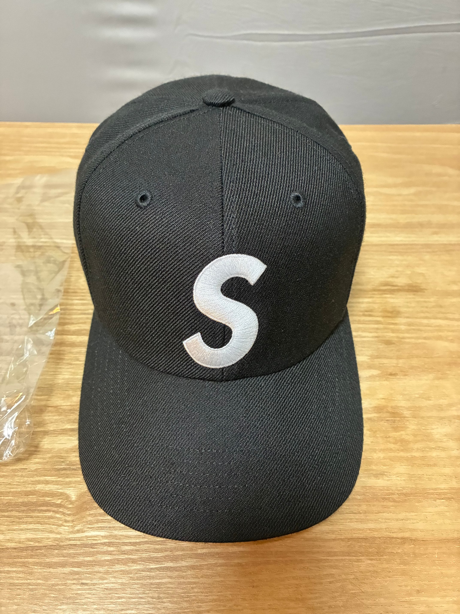 Supreme World Famous S Logo 6-Panel (26SS) "Black"