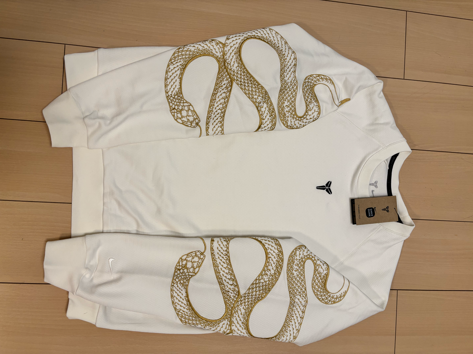 Nike Kobe Year of Mamba Therma-FIT Basketball Crewneck Sweatshirt "Off-White" 