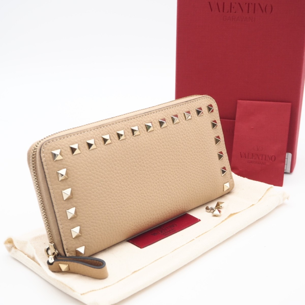 極美品 VALENTINO ヴァレンティノ ロックスタッズ ラウンドジップウォレット P51201494 長財布 ベージュ レザー レディース