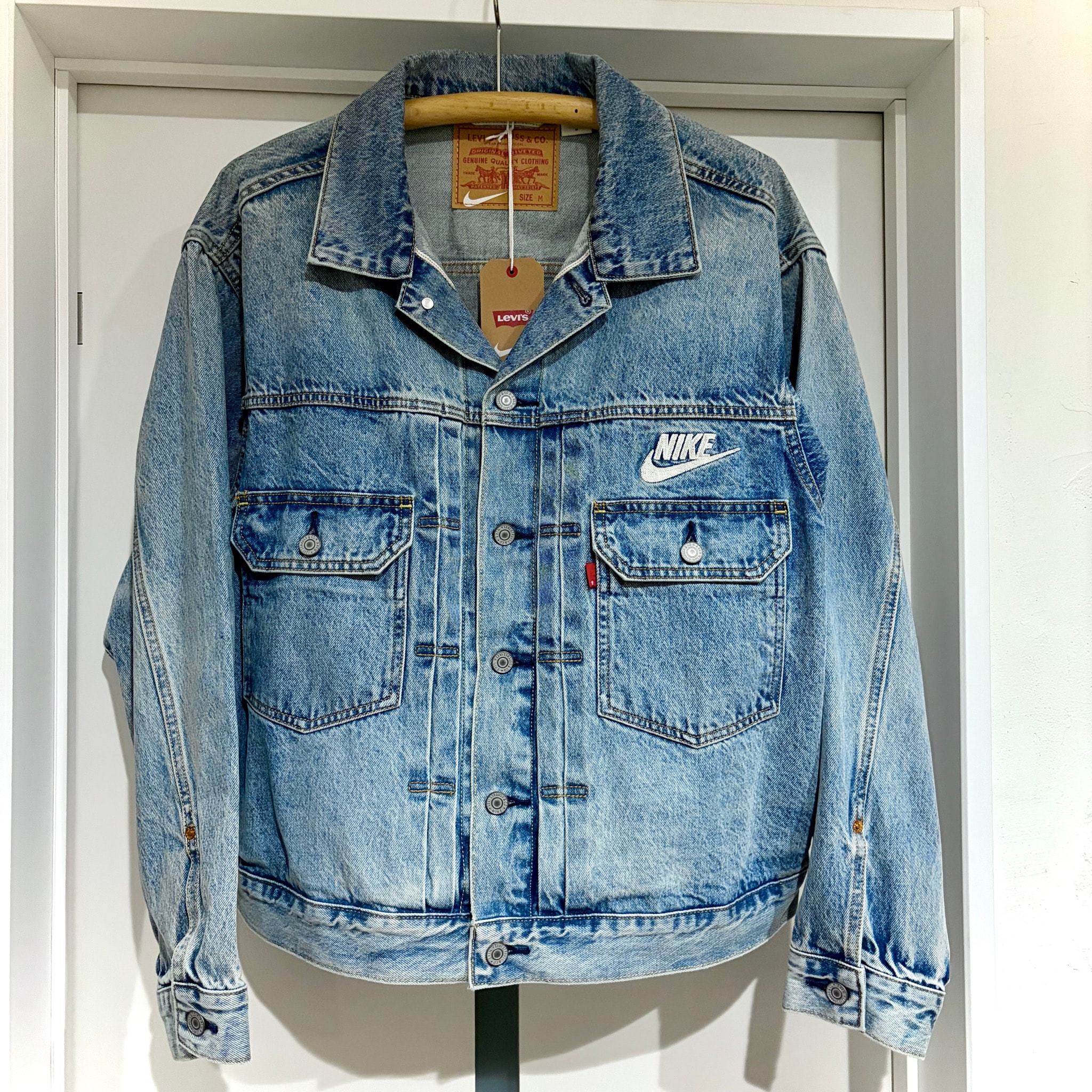 LEVI'S x Nike Denim Trucker Jacket "Light Indigo" 002TM-0000