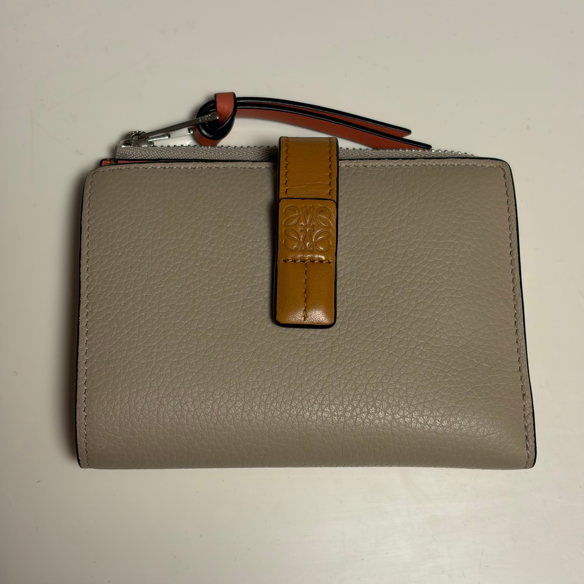 LOEWE 極美品 ロエベ スリムジップ バイフォールド ウォレット 二つ折り財布 