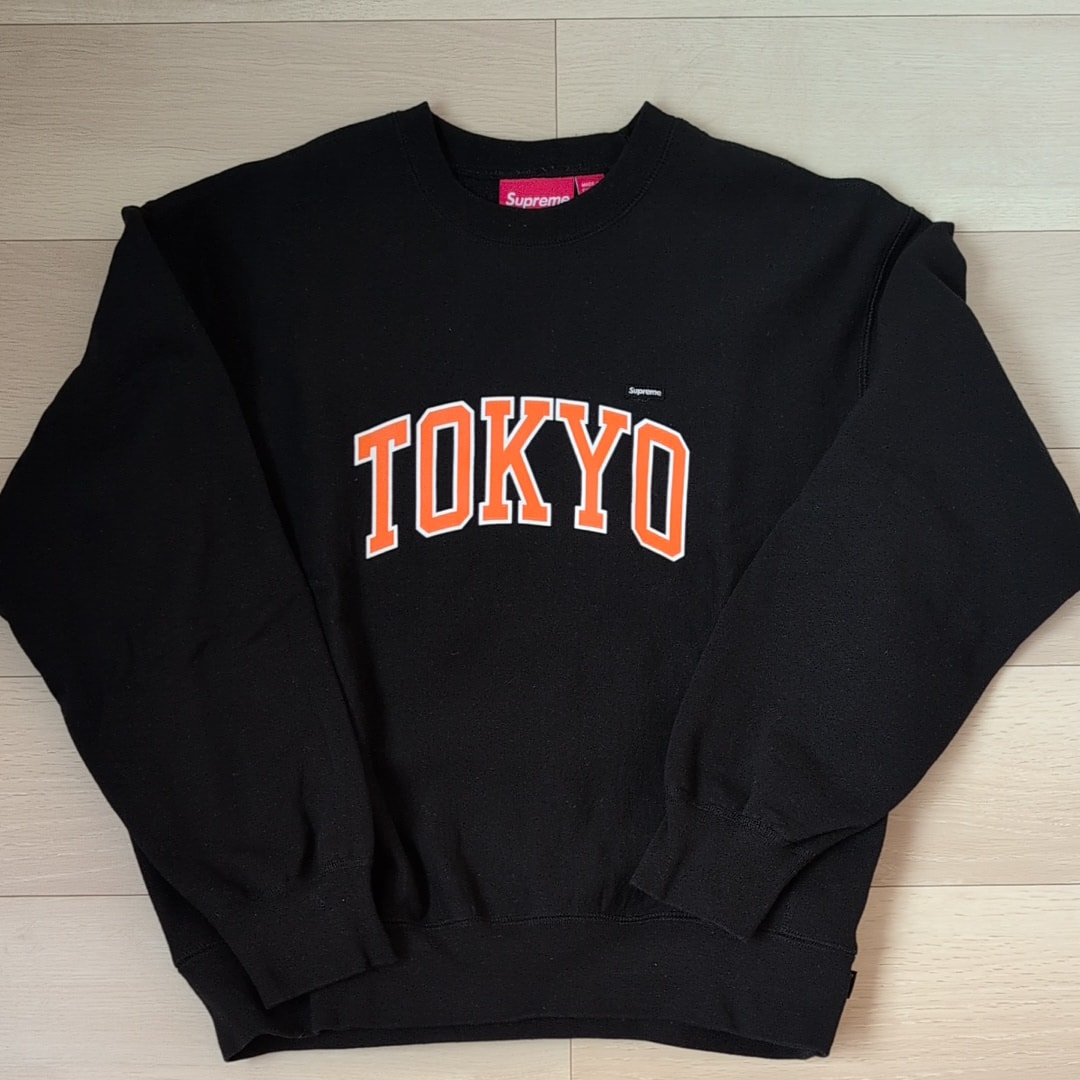 Supreme Shop Small Box Crewneck (Tokyo) 