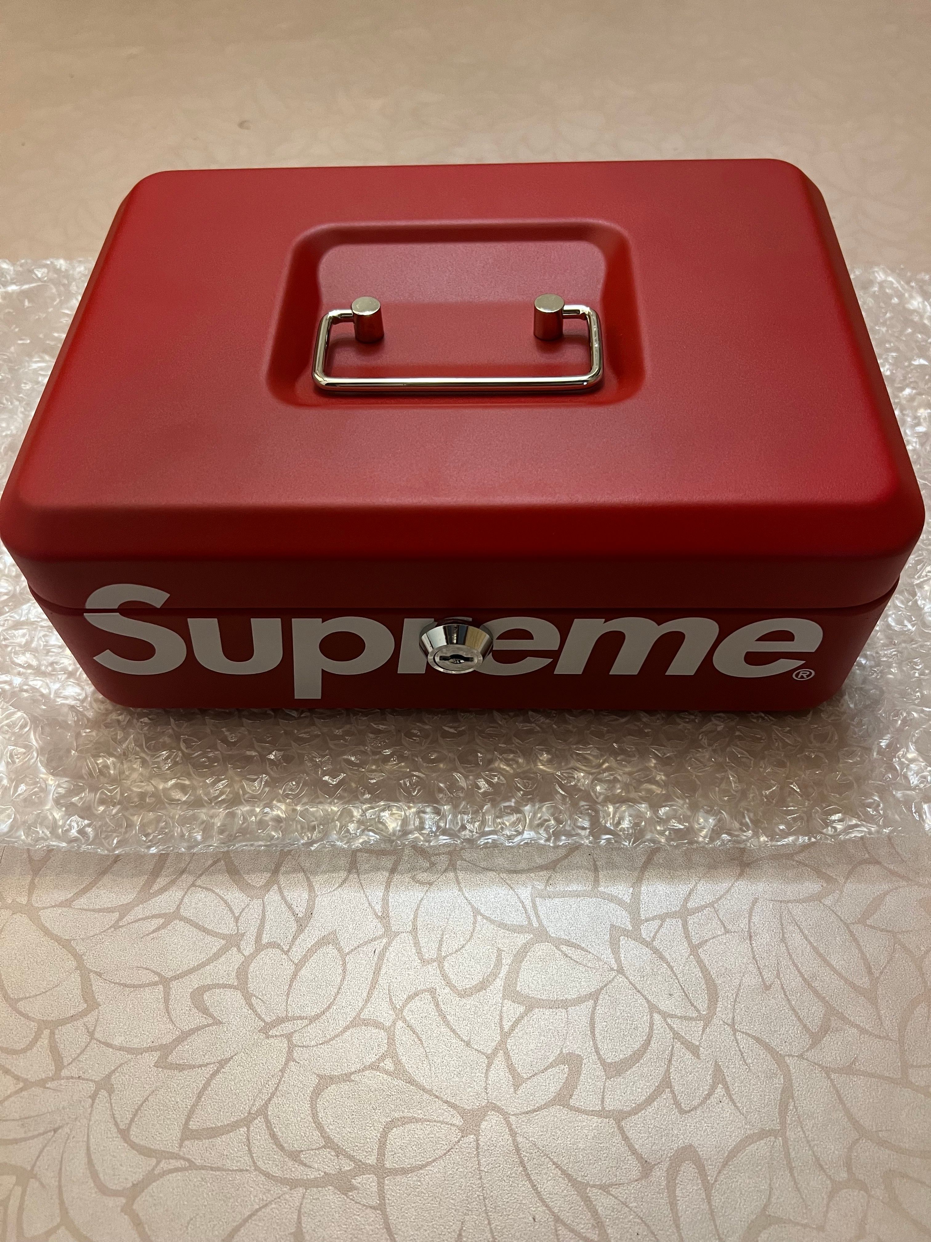 Supreme Lock Box 