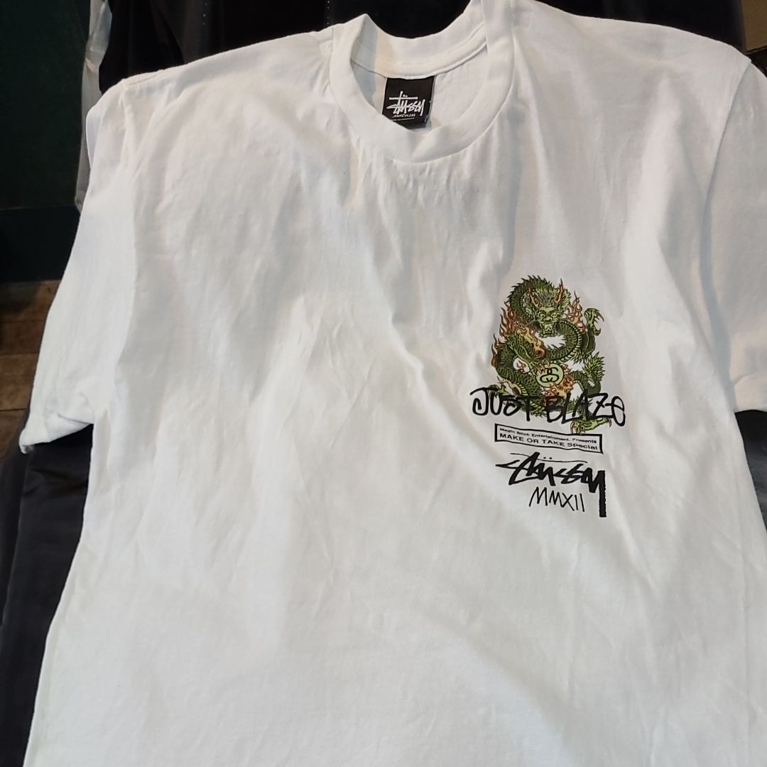 Stussy ドラゴンTシャツ
