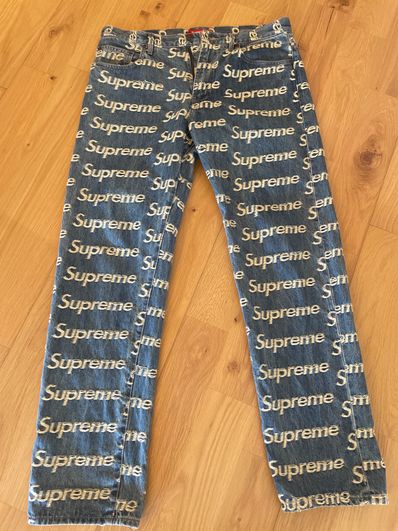 Supreme Frayed Logos Regular Jean "Blue"