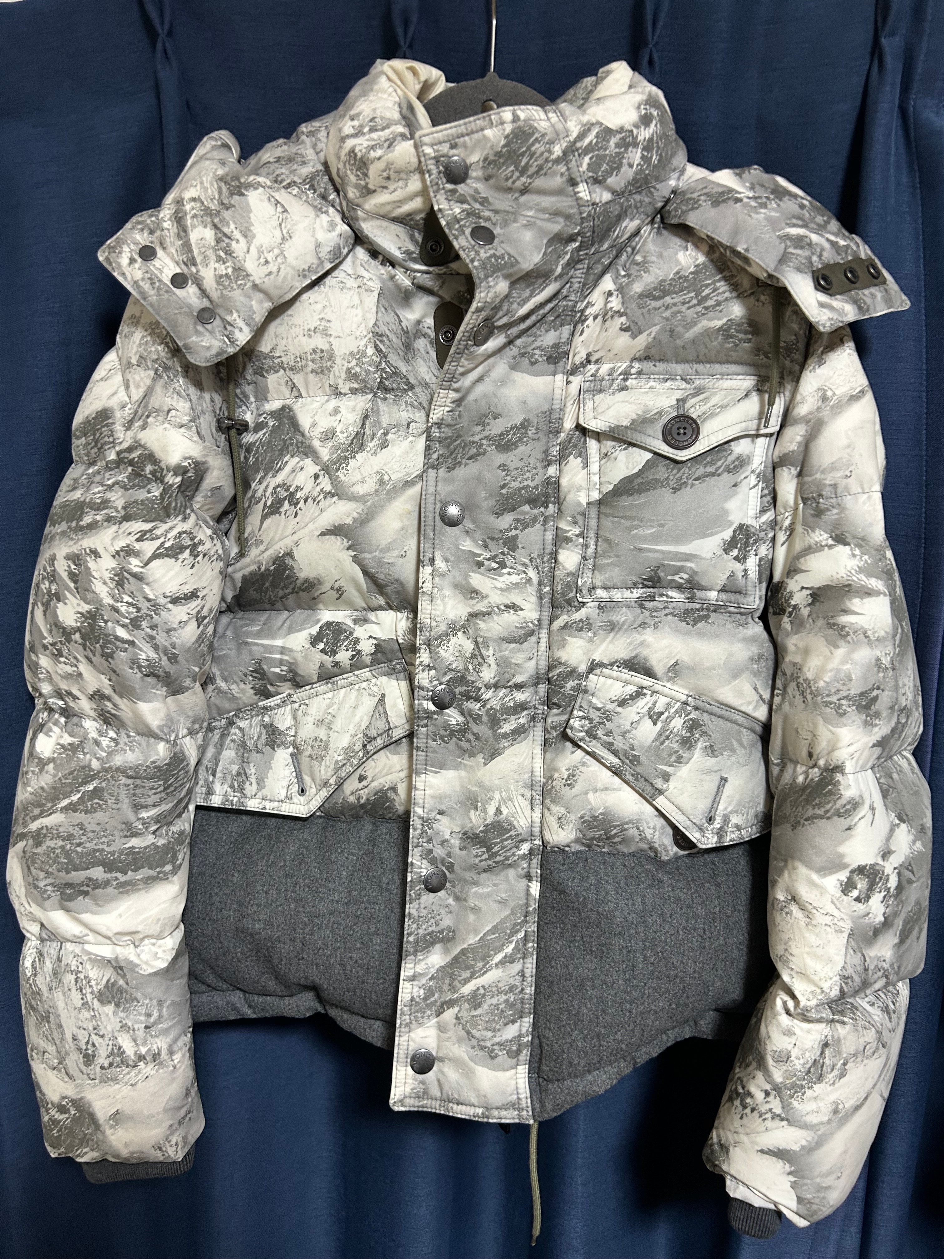 モンクレール 希少 スノーマウンテン 迷彩柄 ダウン EVETTES やや傷や汚れあり】希少 MONCLER モンクレール EVETTES ダウン