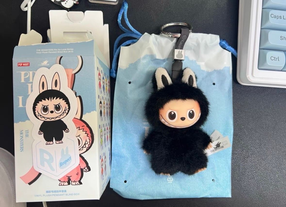 POP MART THE MONSTERS (LABUBU) Pin for Love Series-Vinyl Plush Pendant (N-Z) R