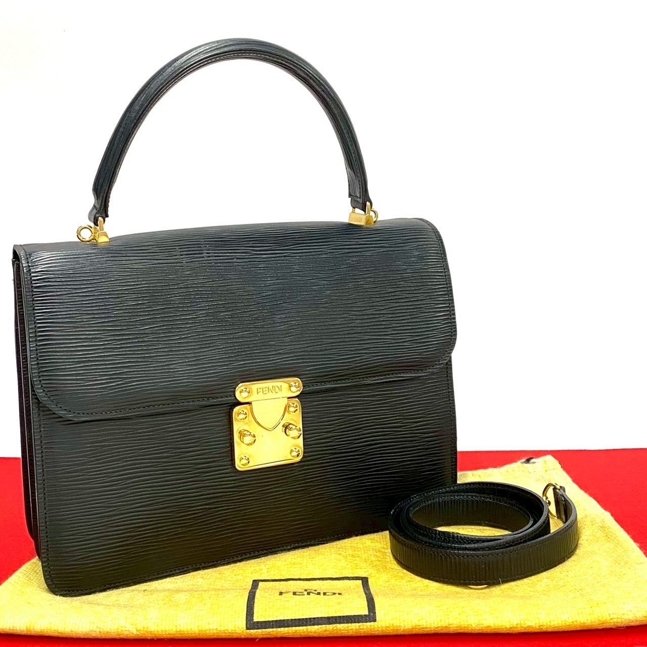 オンライン販売店舗 美品 FENDI フェンディ FF金具 エピレザー
