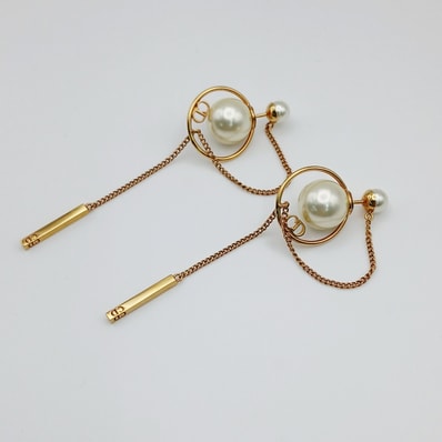 【値下げ】 Christian Dior クリスチャンディオール TRIBALES EARRINGS トライバル チェーン ピアス E0956TRIRS メタル ゴールド ホワイト レディース【中古】