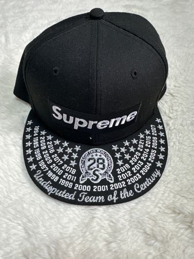 Supreme Undisputed Box Logo New Era "Navy"