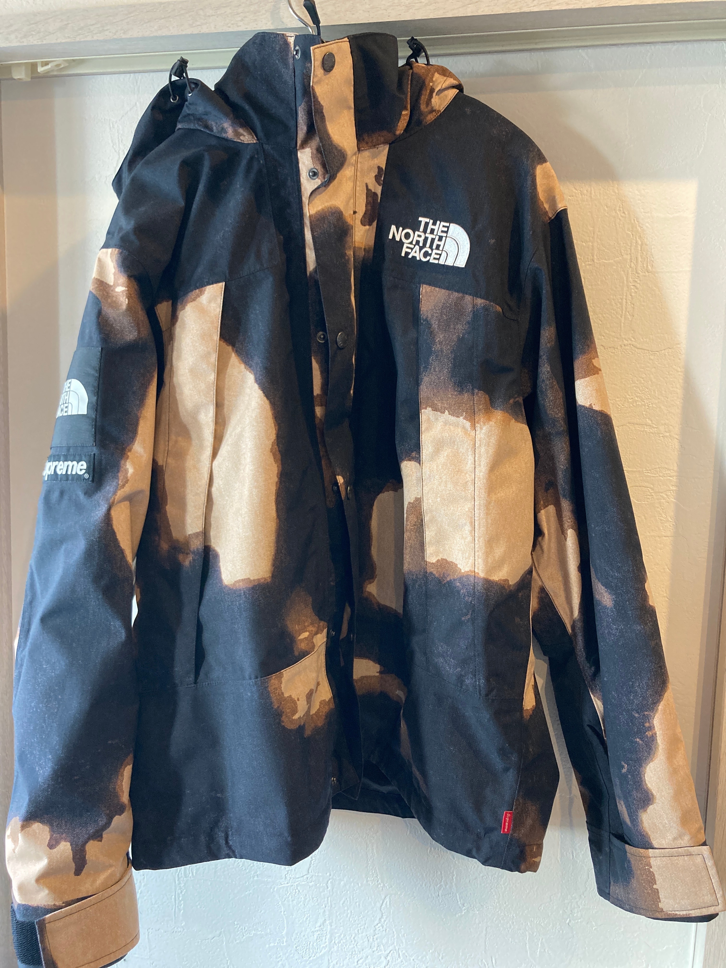 Supreme x The North Face Bleached Denim Print Mountain Jacket "Black"