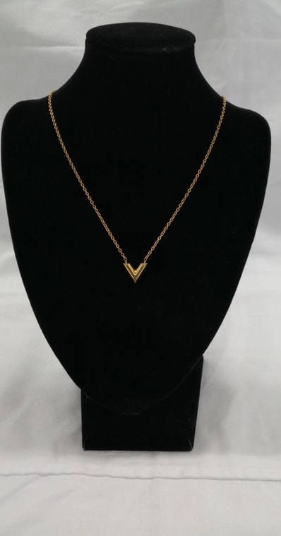 Louis Vuitton Essential V Necklace "Gold"