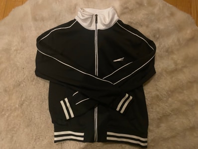LE SSERAFIM Track Jacket "BLACK"