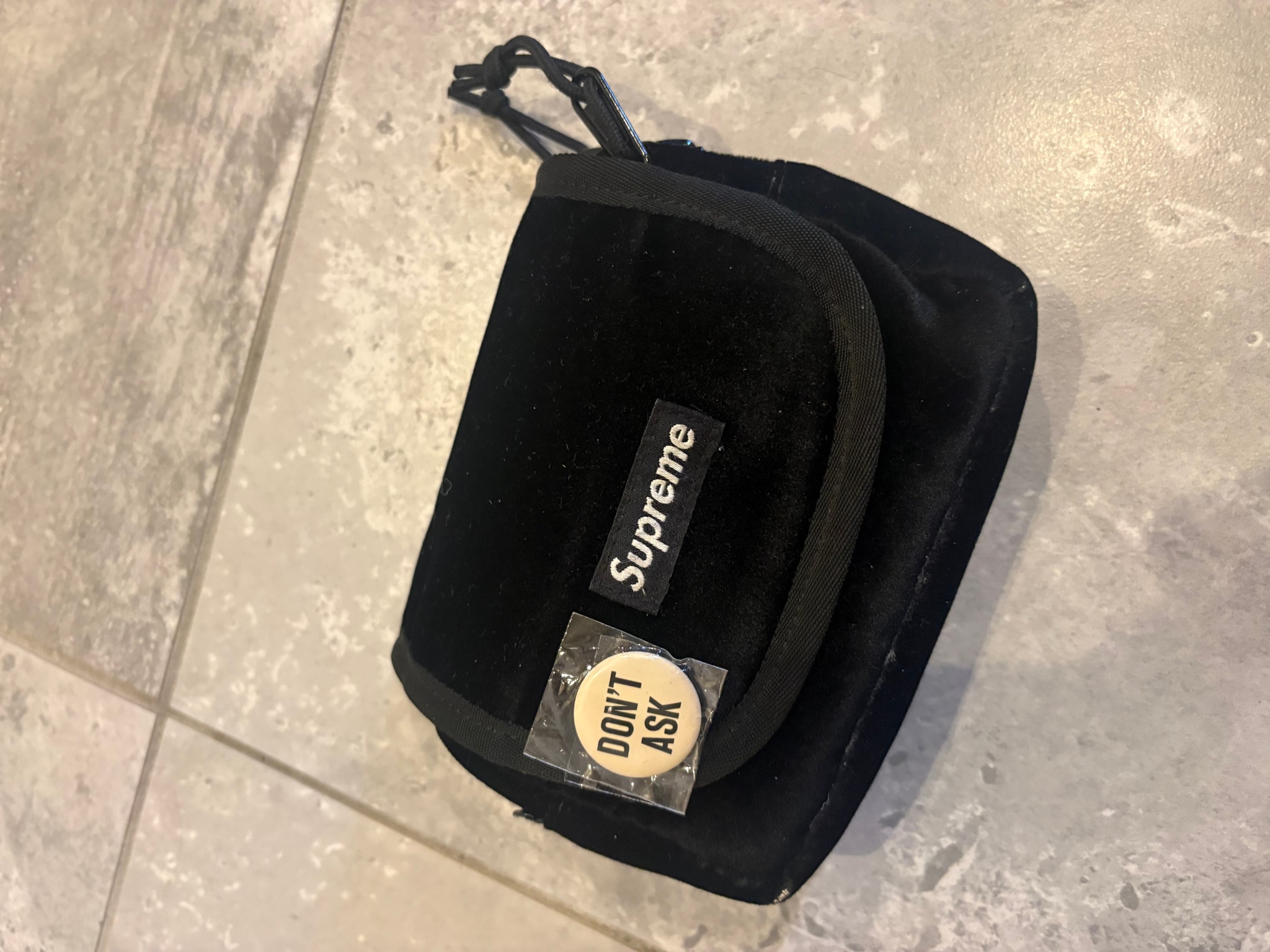 Supreme Velvet Mini Pouch "Black"