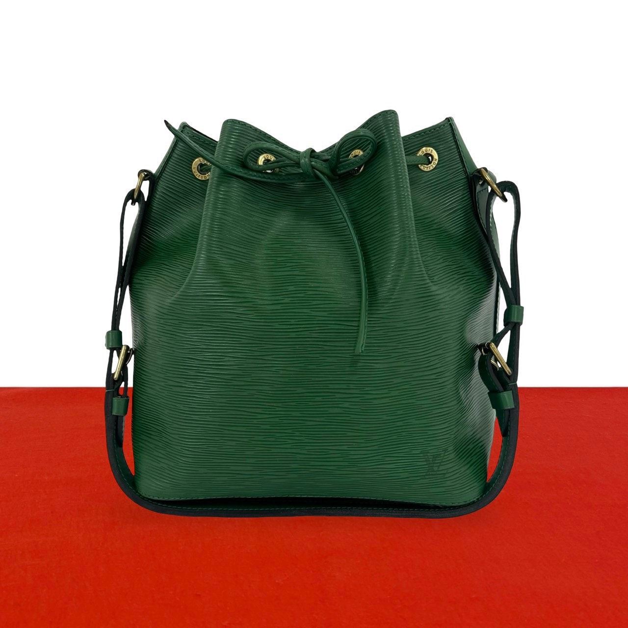 LOUIS VUITTON ルイヴィトン プチノエ エピ レザー ショルダーバッグ ボルネオグリーン グリーン
 37417