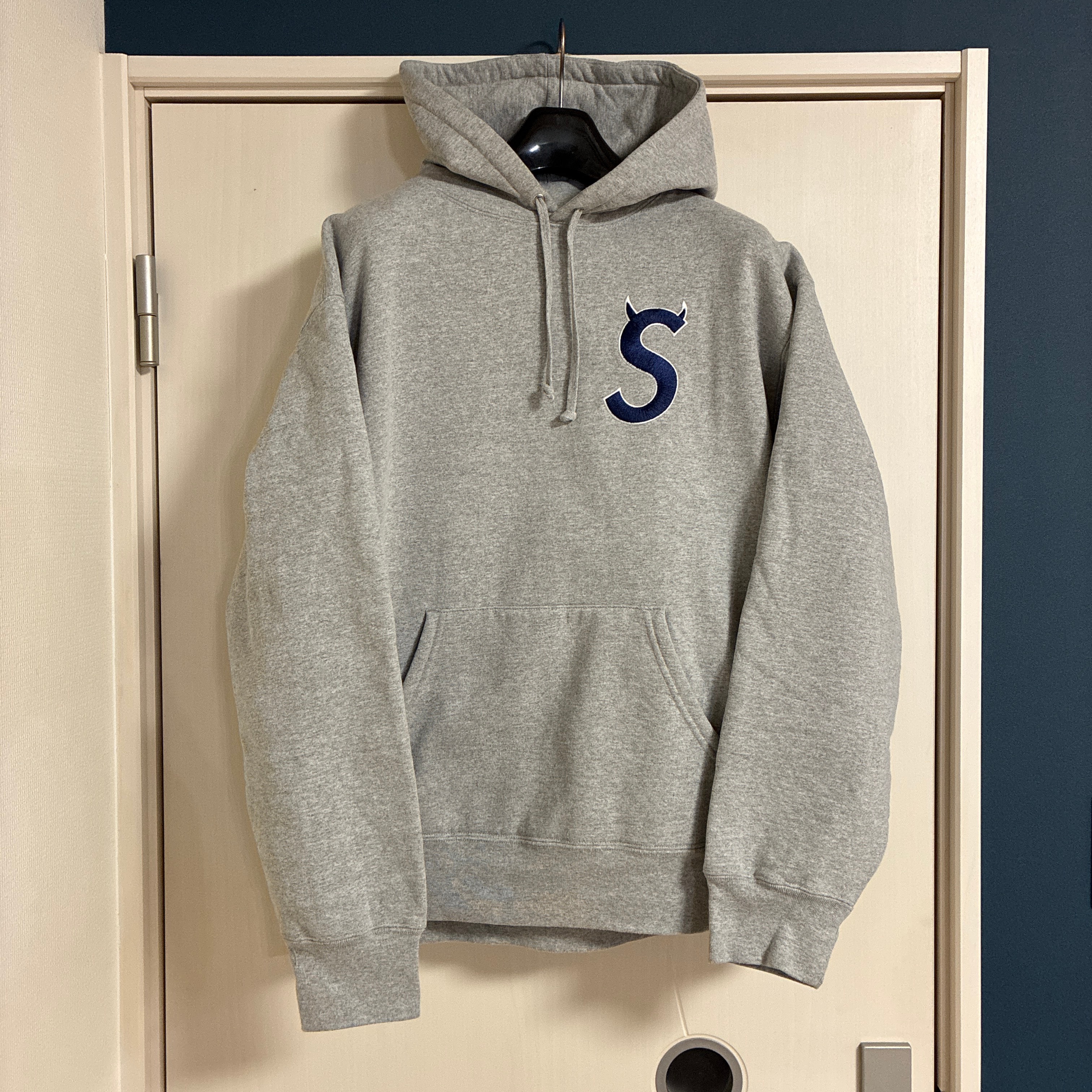 Supreme S Logo Hooded Sweatshirt "Heather Grey" (22FW)