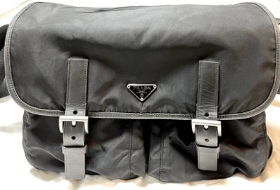 プラダ メッセンジャーショルダーバッグ