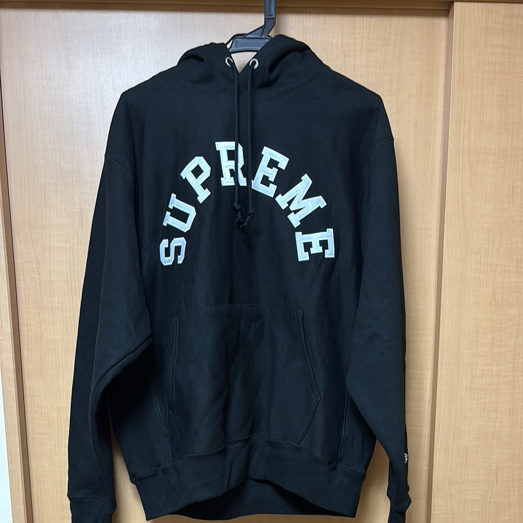 シュプリーム x チャンピオン フード スウェットシャツ "ブラック"