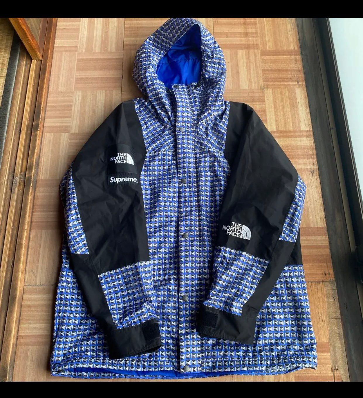 Supreme x The North Face Studded Mountain Light Jacket "Royal"