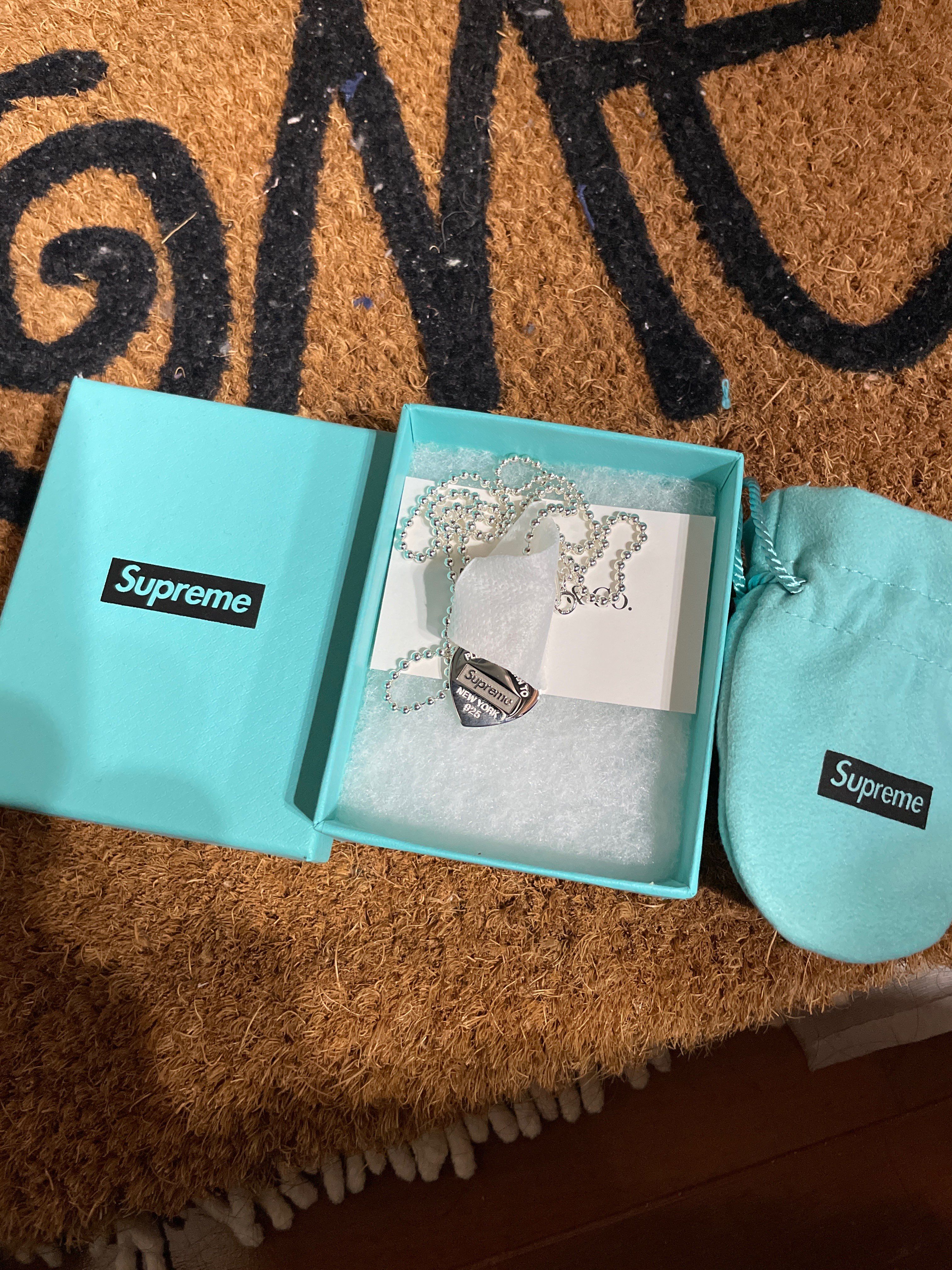 Supreme / Tiffany & Co. Return to Tiffany Heart Tag Pendant "Silver"