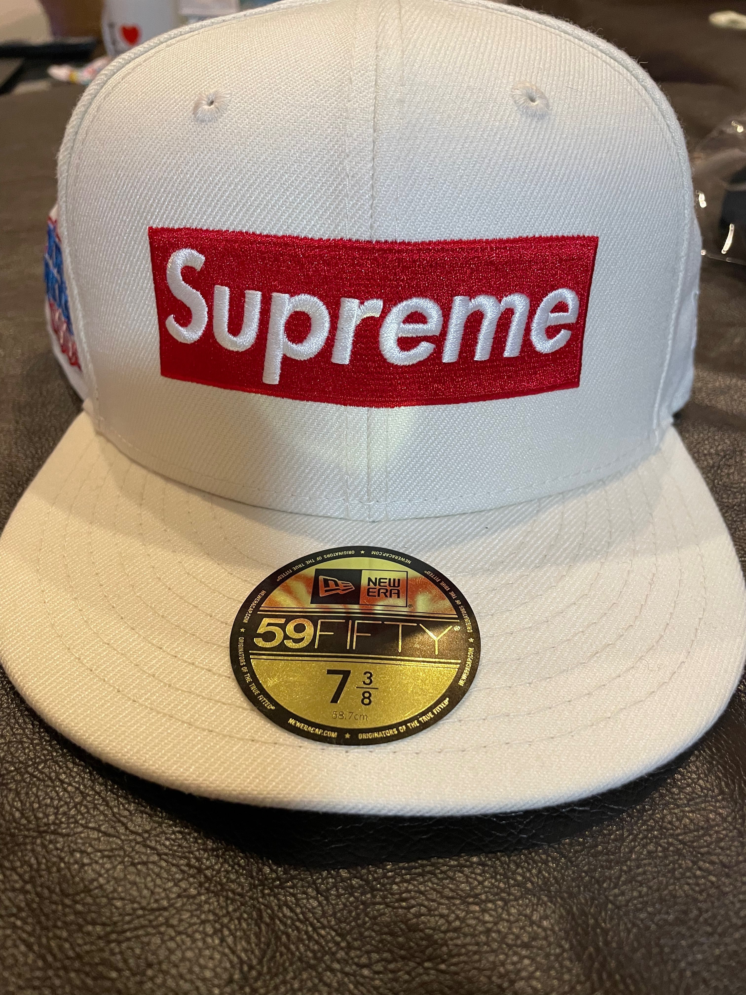 Supreme World Famous Box Logo New Era® "White"