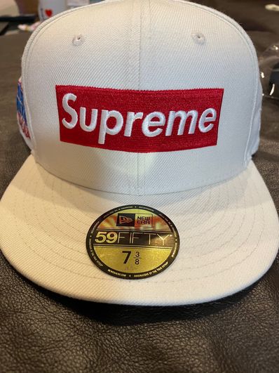 Supreme World Famous Box Logo New Era® "White"