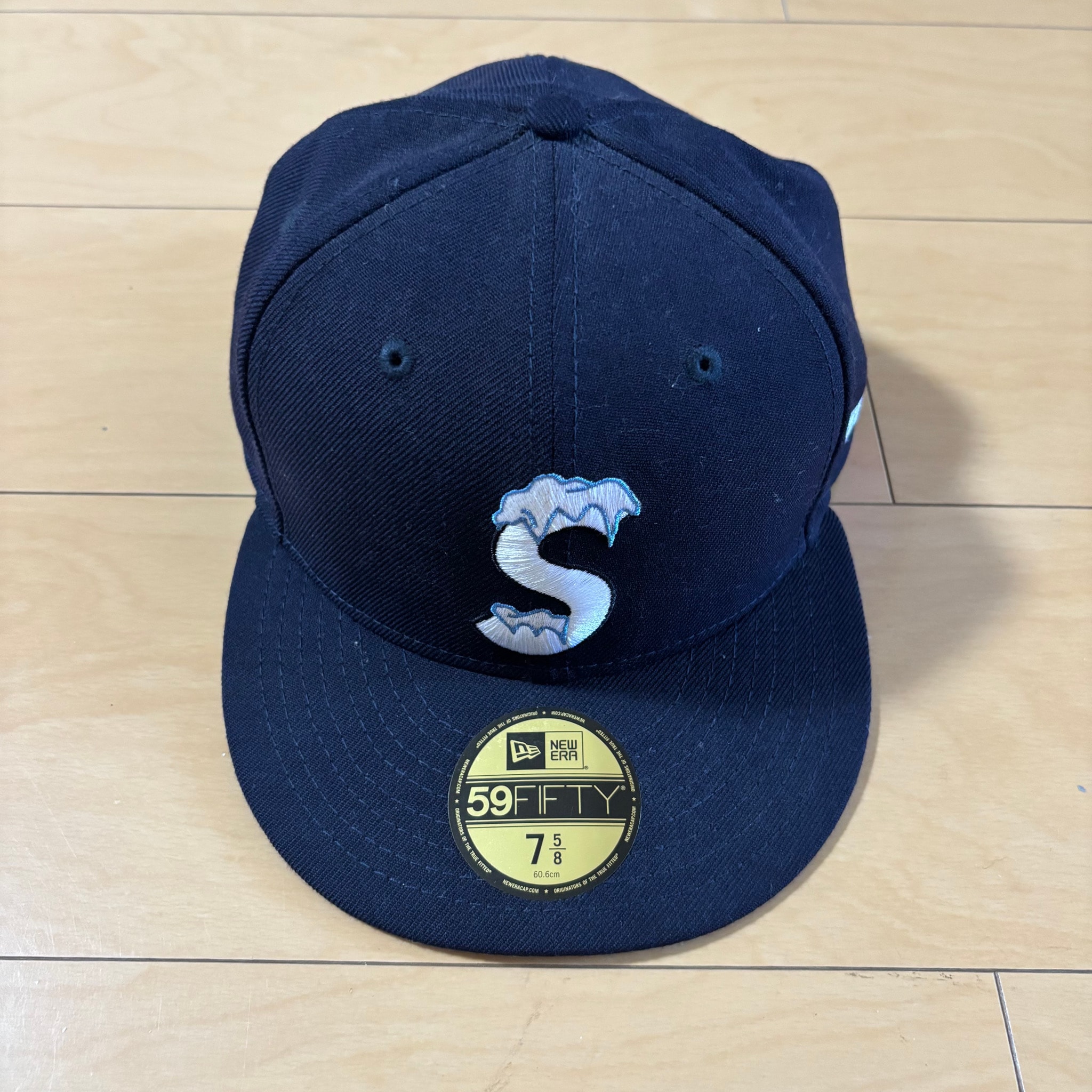 Supreme S Logo New Era® "Navy" (20FW)
