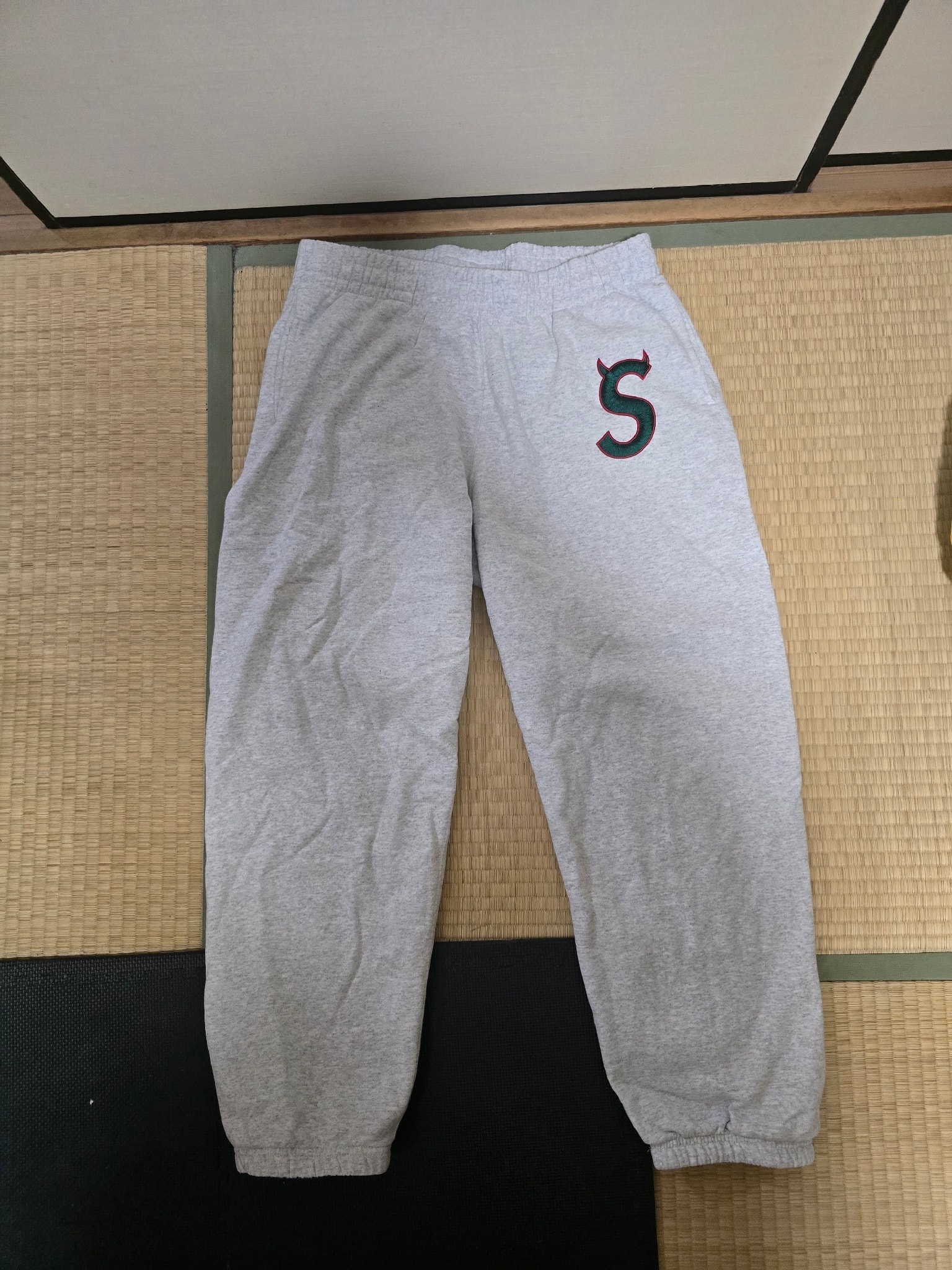 Supreme Devil S Logo Sweatpant "Ash Grey"