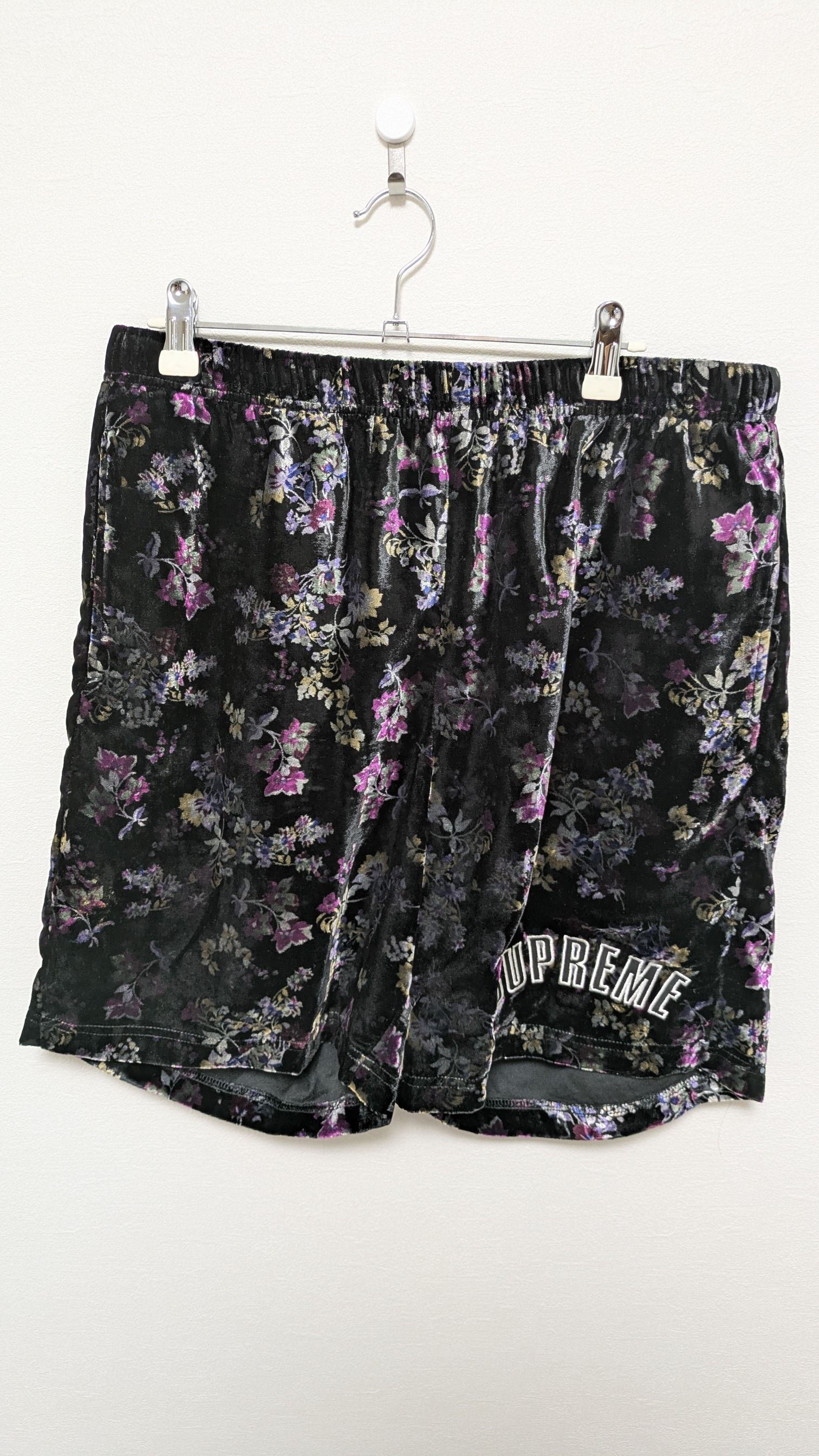 Supreme Floral Velour Short "Black"