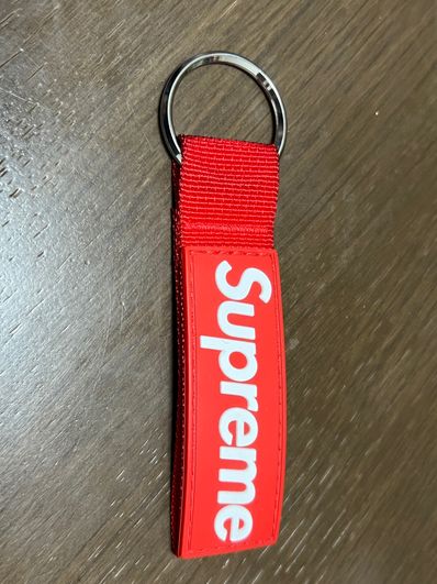 Supreme Webbing Keychain "Red" (20FW)