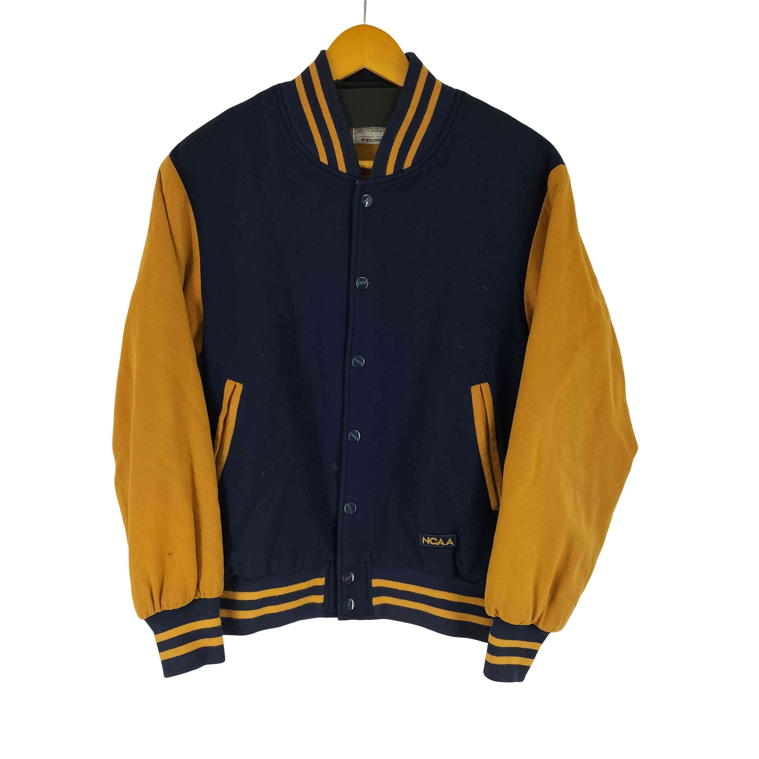 NCAAライセンス スタジャン【1141682531952】