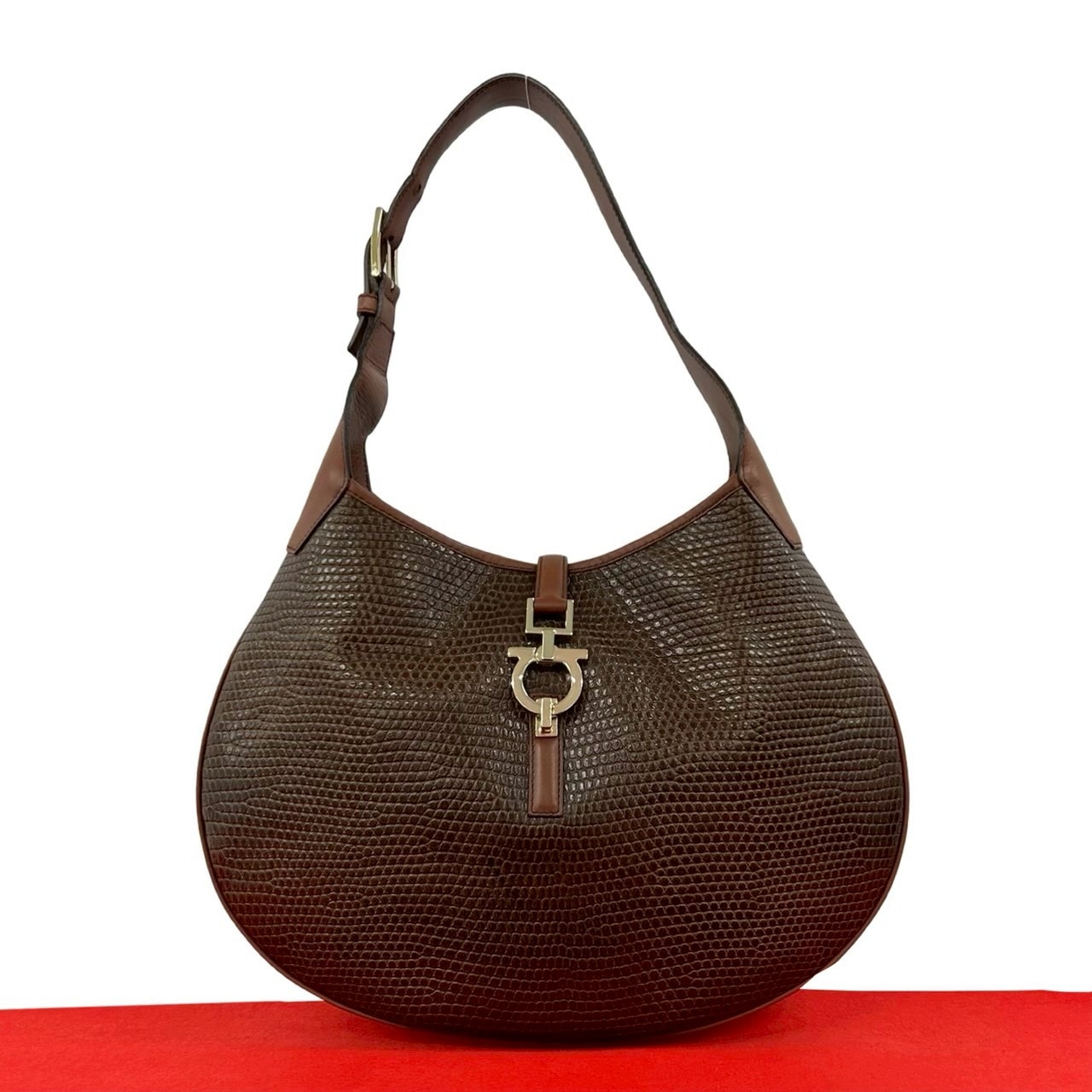 Salvatore Ferragamo サルヴァトーレフェラガモ ガンチーニ 金具 レザー ショルダーバッグ ブラウン
47002