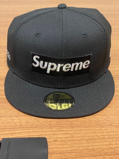 Supreme $1M Metallic Box Logo New Era® "Black"