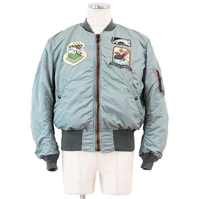 イッセイミヤケ ×TOYS McCOY トイズマッコイ コラボレーション Wネーム MA-1 ボンバー ミリタリー フライトジャケット ワッペン モーターサイクル ジャケット メンズ セージグリーン 38 ISSEY MIYAKE