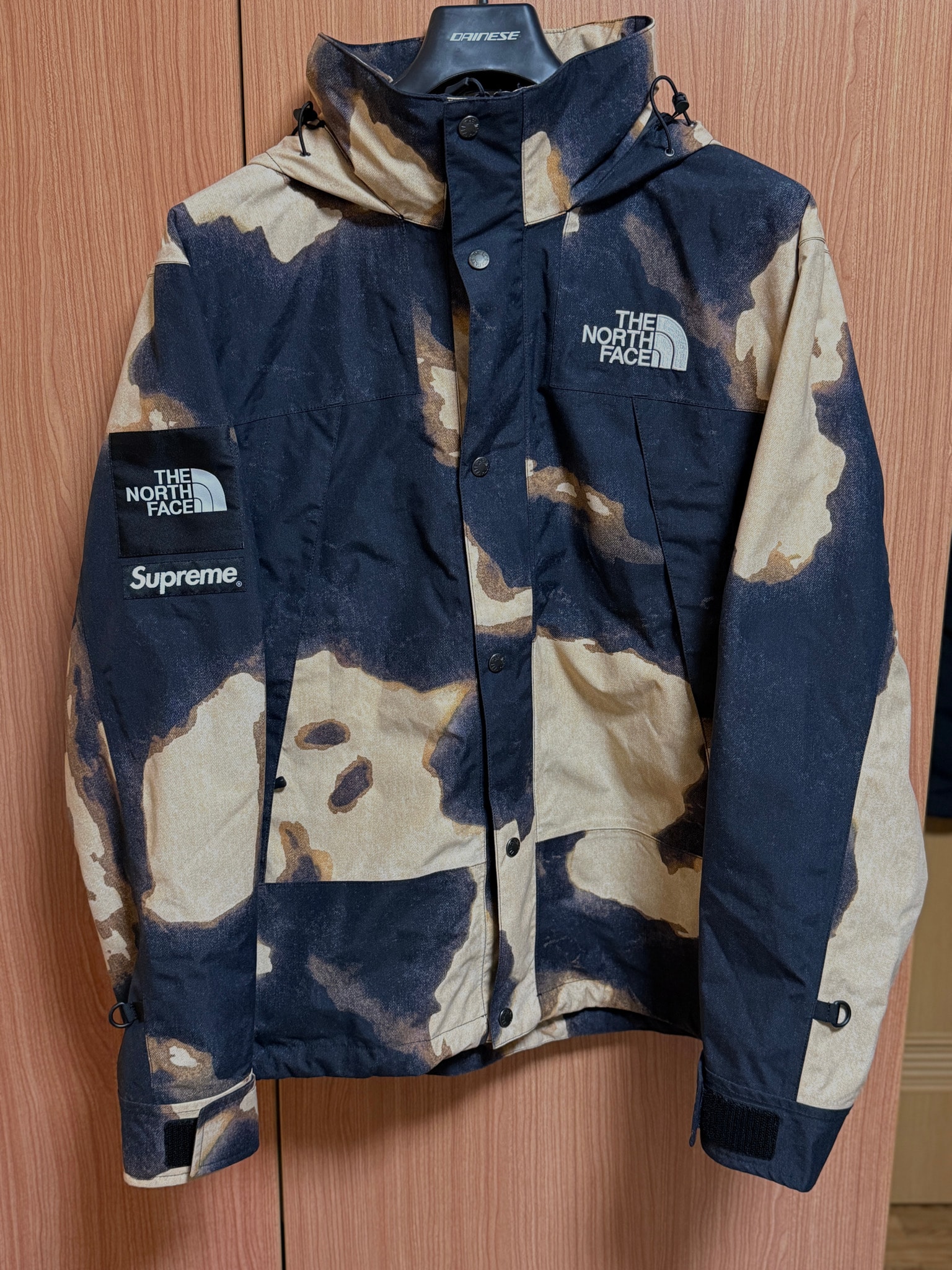 Supreme x The North Face Bleached Denim Print Mountain Jacket "Black"