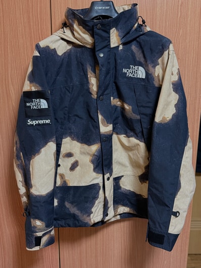 Supreme x The North Face Bleached Denim Print Mountain Jacket "Black"
