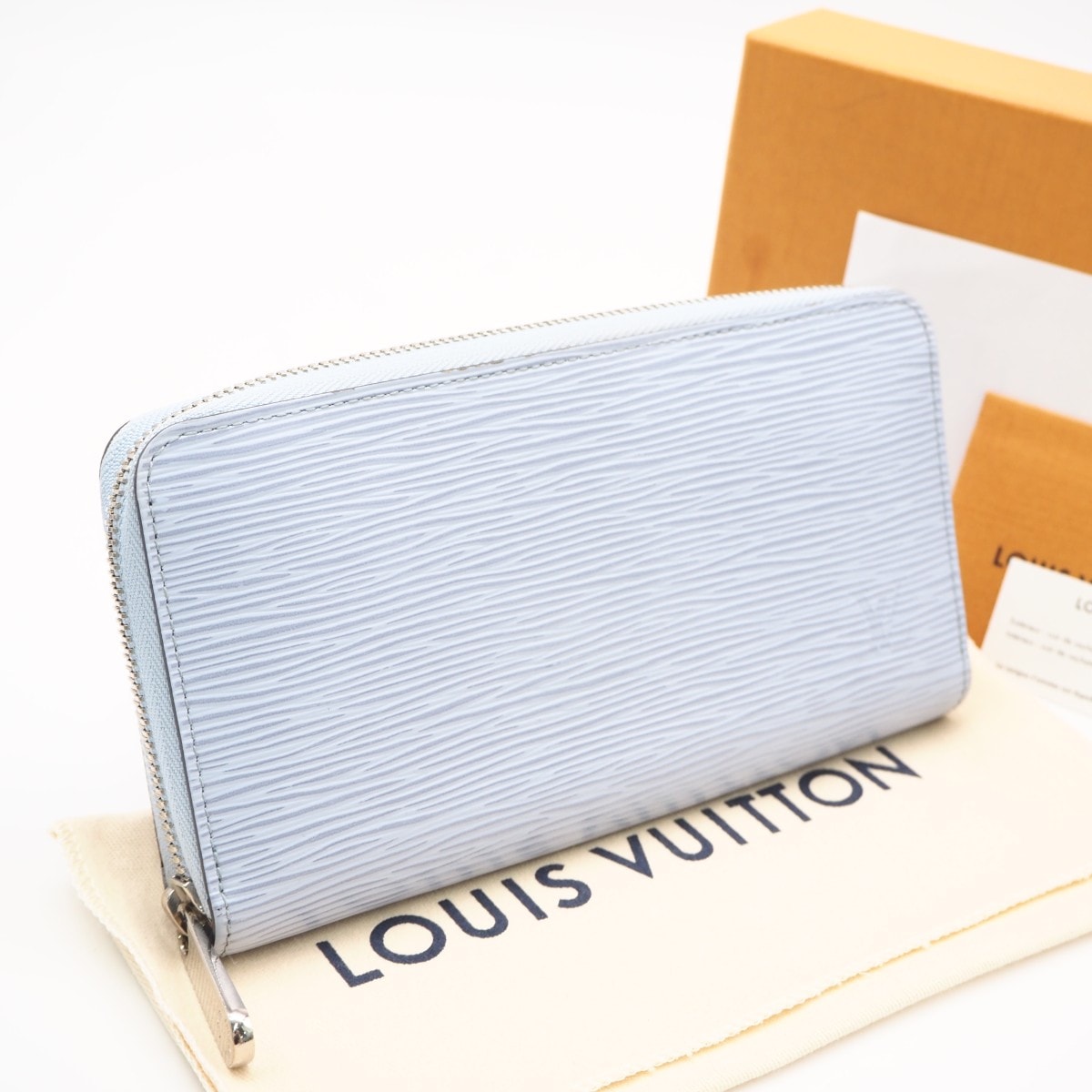 美品 LOUIS VUITTON ルイ・ヴィトン エピ ジッピーウォレット ブルーニュアージュ M82141 長財布 ブルー グレインレザー レディース