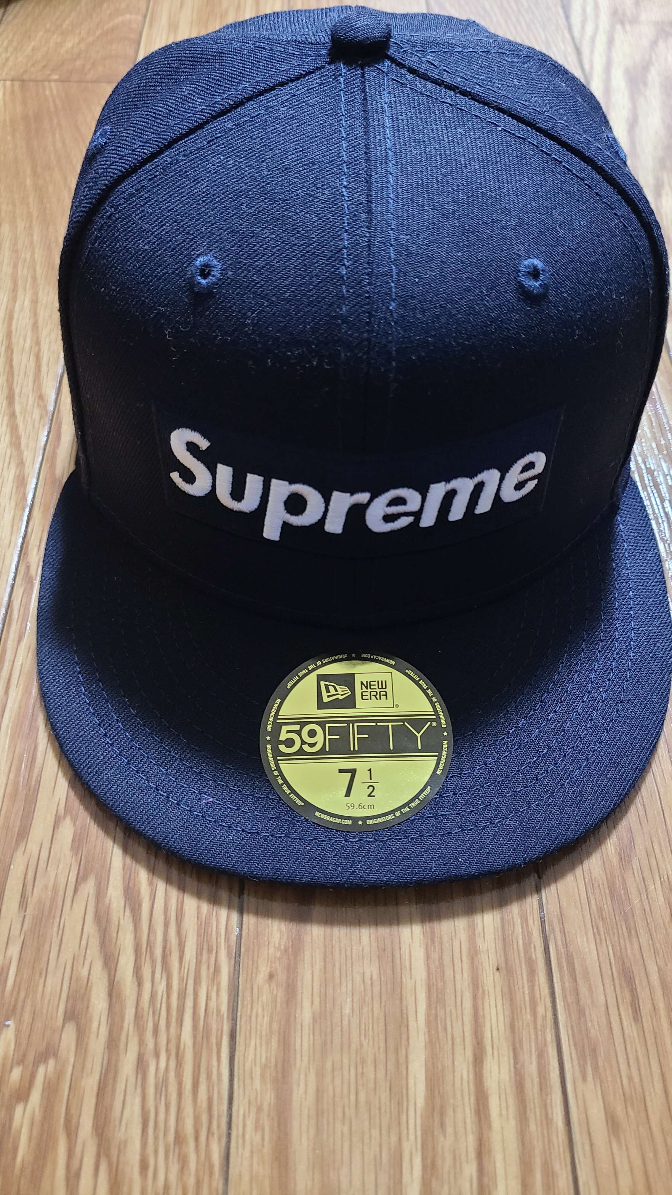 Supreme No Comp Box Logo New Era "Navy"