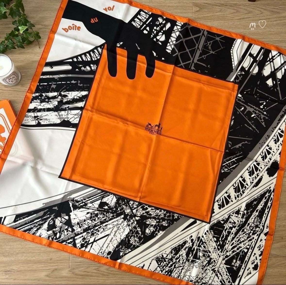 極希少 美品 エルメス シルクスカーフ カレ90 空飛ぶ箱 オレンジ ボックス 極希少 美品 エルメス シルクスカーフ カレ90 空飛ぶ箱 オレンジ