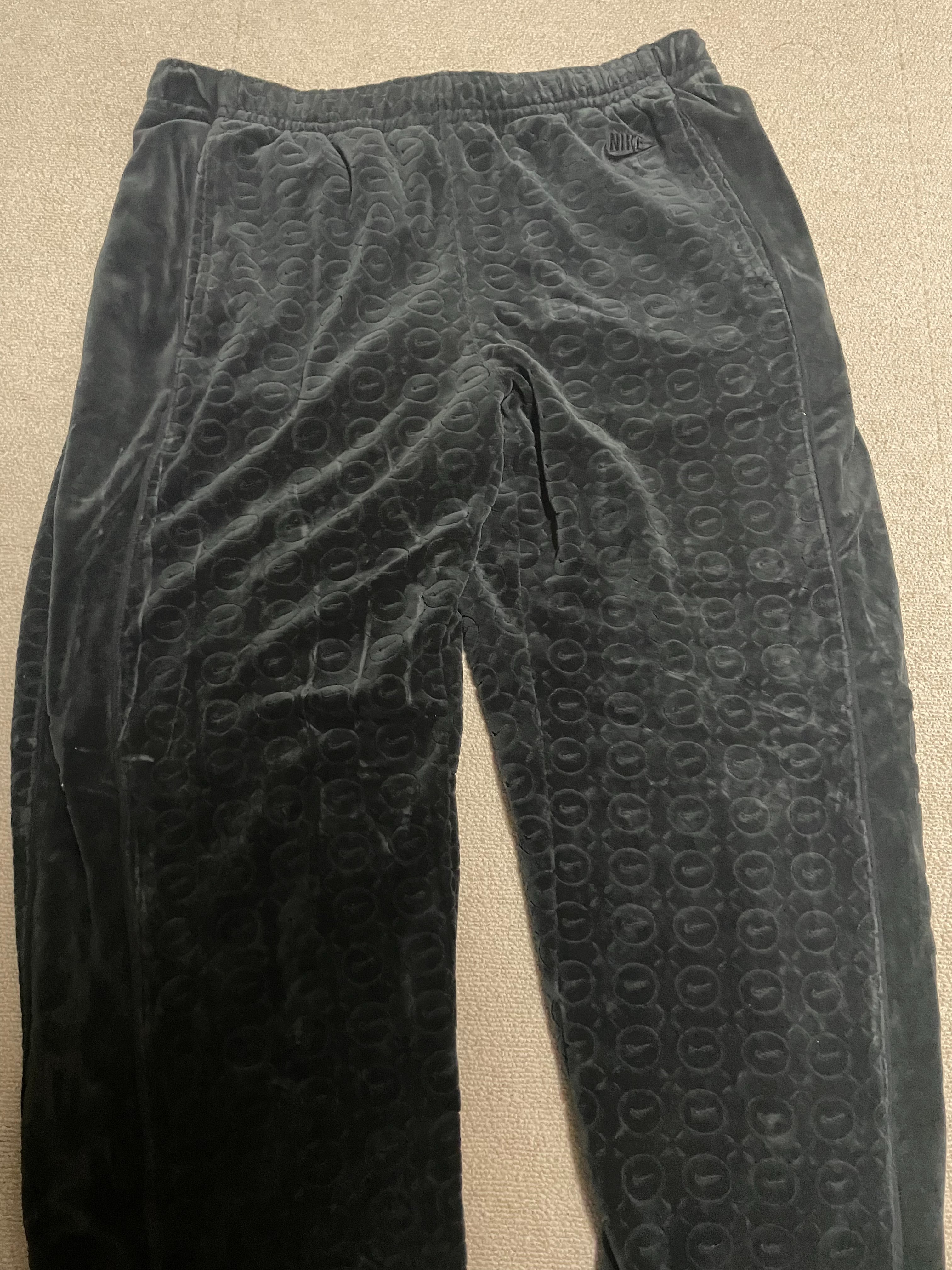 Supreme / Nike® Velour Track Pant "Black"
